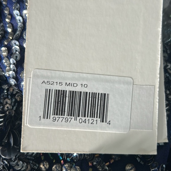 Mac Duggal 5215 NWT V-NECK EMBELLISHED TULLE GOWN - Picture 9 of 10